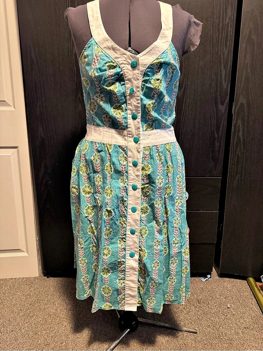 Retrolicious Turquoise Floral Retro Button Front Dress